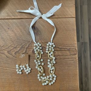 Plunder gold and pearl like ribbon tie necklace